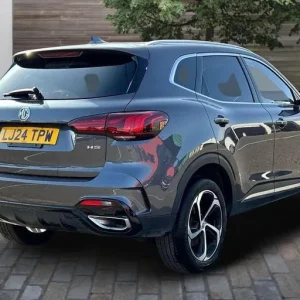 2024 MG HS 1.5 T-GDI Trophy Euro 6 5-door Estate Petrol Manual - Image 2