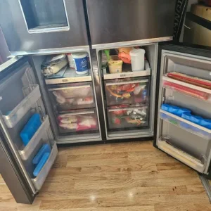 Whirlpool American fridge freezer WQ91 FO2BXG 2023 with ice/water/wifi - Image 3