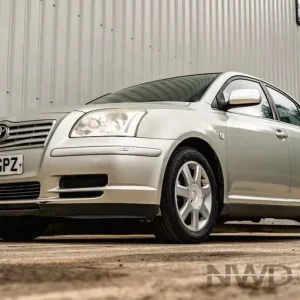 2003 Toyota Avensis 1.8 VVT-i T2 5-door Hatchback - Image 2