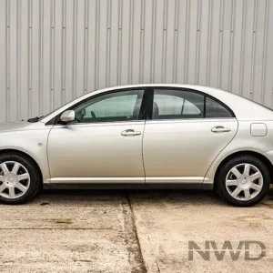 2003 Toyota Avensis 1.8 VVT-i T2 5-door Hatchback - Image 3