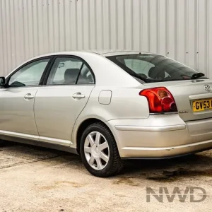 2003 Toyota Avensis 1.8 VVT-i T2 5-door Hatchback - Image 4