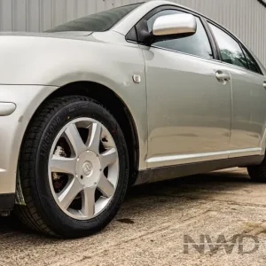 2003 Toyota Avensis 1.8 VVT-i T2 5-door Hatchback - Image 5