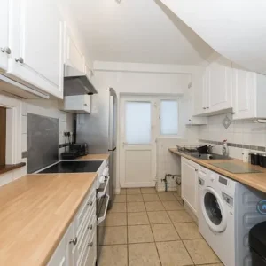 2 bedroom flat in Temple Towers, Goffs Oak, Broxbourne - Image 5