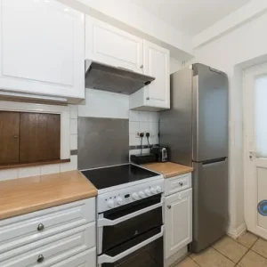 2 bedroom flat in Temple Towers, Goffs Oak, Broxbourne - Image 8