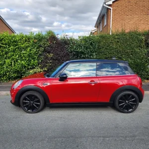 2014 Mini Cooper D (red) 3-door manual - Image 2