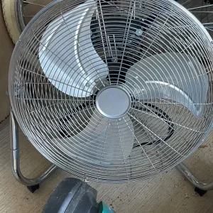 18” floor fan - Image 2