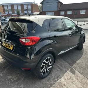 2015 Renault Captur 1.5 dCi 90 Dynamique S MediaNav - Image 4
