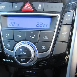 2013 Hyundai i30 1.6 CRDi Sport Nav 3dr Hatchback Diesel Manual - Image 7