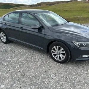 2016 Volkswagen Passat Manual - Image 2