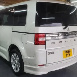 Mitsubishi Delica D5 in white automatic 4x4 7-seater fresh Japanese import 2008 - Image 3