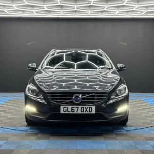 2017 Volvo V60 2.0 D2 SE Nav Auto Euro 6 Estate Diesel - Image 2
