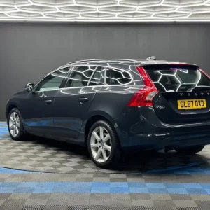 2017 Volvo V60 2.0 D2 SE Nav Auto Euro 6 Estate Diesel - Image 7