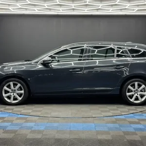 2017 Volvo V60 2.0 D2 SE Nav Auto Euro 6 Estate Diesel - Image 8