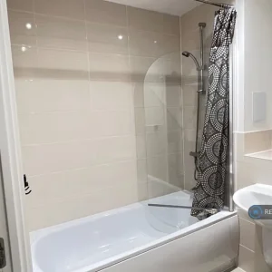1 bedroom in Breacher House, Littlehampton, Arun - Image 6