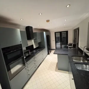 Fitted Kitchen with Walnut Cabinets and Soft-Close Drawers - Image 2