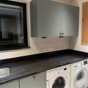 Fitted Kitchen with Walnut Cabinets and Soft-Close Drawers - Image 8