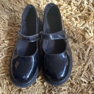 Dr Martens size 5 black patent