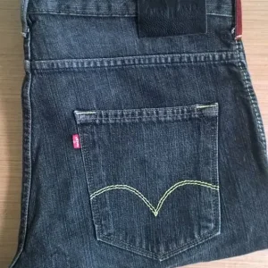 Original Genuine Levis Redloop jeans - Image 2