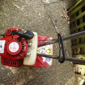 Mantis 2 stroke tiller and attachments - Image 3