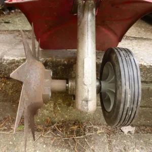 Mantis 2 stroke tiller and attachments - Image 7