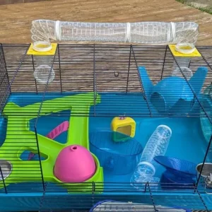 Hamster Sky Cage with Sawdust and Carry Case - Image 4
