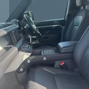 2021 Land Rover Defender 3.0 D300 X-Dynamic HSE 110 5-door Diesel Estate - Image 3