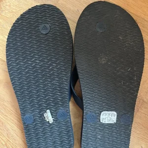 Adidas flip flops - Image 2