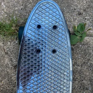 Two Barefeet silver skateboard - Image 5