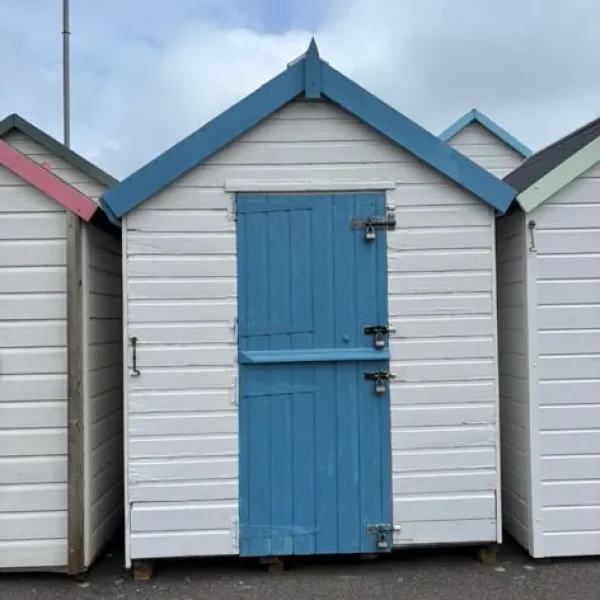 Beach hut