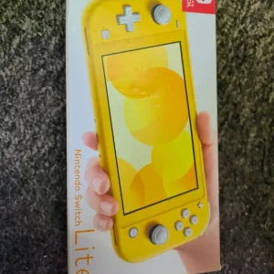 Nintendo Switch Lite 32GB Yellow - Image 2