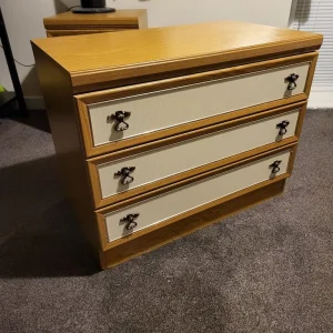 Vintage 3-Drawer Dressers x 2 - Image 5