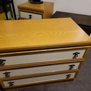 Vintage 3-Drawer Dressers x 2 - Image 6