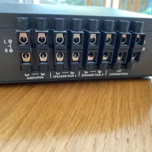 QED 2-way stereo speaker switch - Image 2
