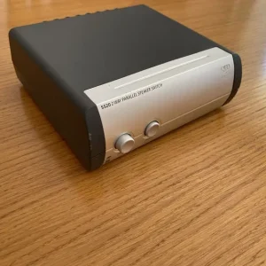 QED 2-way stereo speaker switch - Image 3