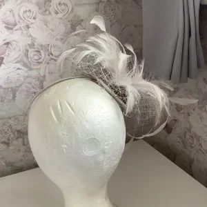 Ladies feather fascinator - Image 2