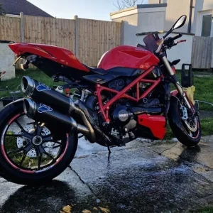 Ducati Streetfighter 1250cc 2014 with all extras - Image 2