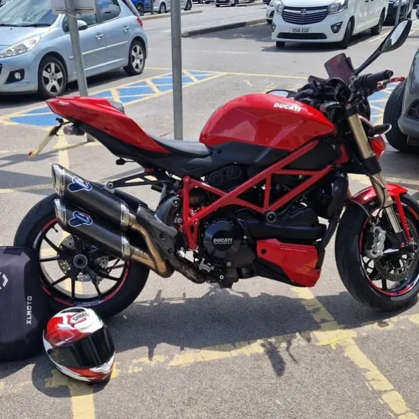 Ducati Streetfighter 1250cc 2014 with all extras
