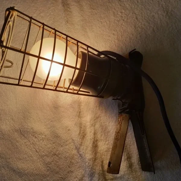 Mechanics pit inspection lamp