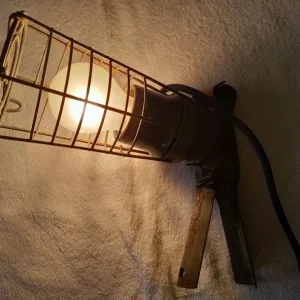 Mechanics pit inspection lamp