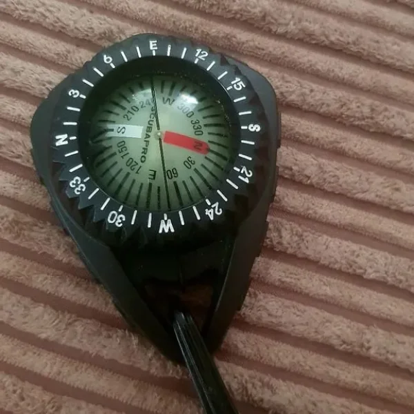 Scuba diving compass