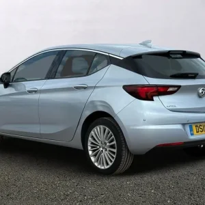 2018 Vauxhall Astra 1.4T 16V Elite Nav 5-door Hatchback - Image 2