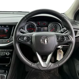 2018 Vauxhall Astra 1.4T 16V Elite Nav 5-door Hatchback - Image 5