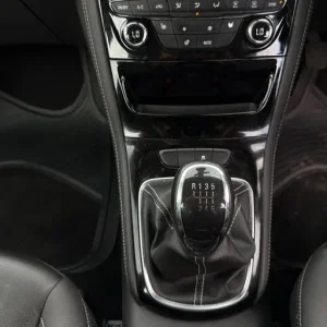 2018 Vauxhall Astra 1.4T 16V Elite Nav 5-door Hatchback - Image 8