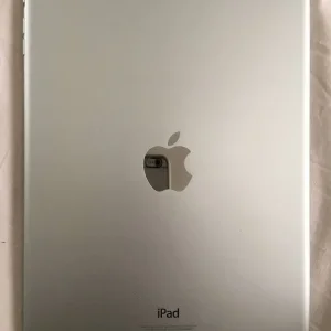 Apple iPad Air in Great Condition - Image 7