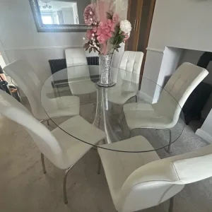 Glass oval table and 6 ivory faux leather chairs - Image 3