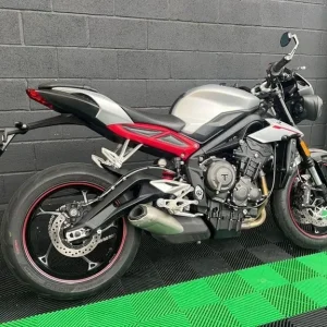 2019 Triumph Street Triple 765 - Image 4