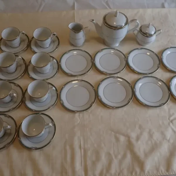 NORITAKE GLENABBEY P586 TEA SET