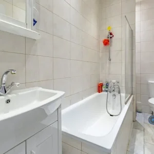4 bedroom house in Richmond Road, darwen, Blackburn with Darwen (4 bed) - Image 3
