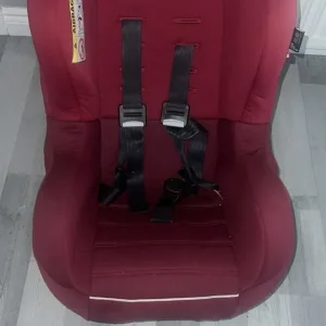 Red car seat - Image 2
