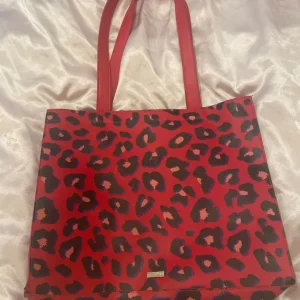 Skinnydip London “Oh Honey” Red Leopard Print Tote - Image 2